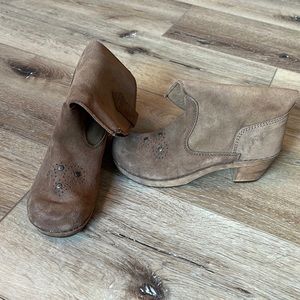 Dansko suede clog boots